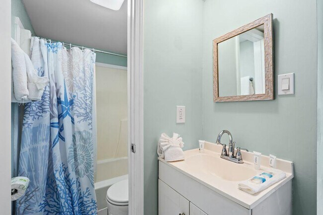 Building Photo - 200 E Beach Blvd