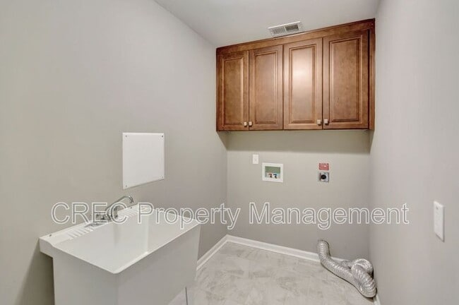 Building Photo - 1161 Sumner Ave