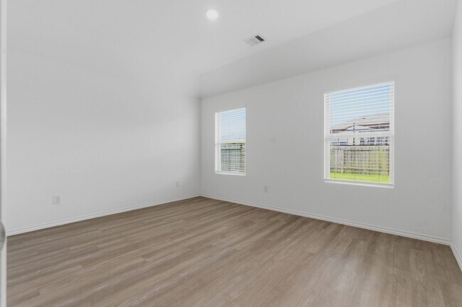 Building Photo - 11138 N Lake Mist Ln