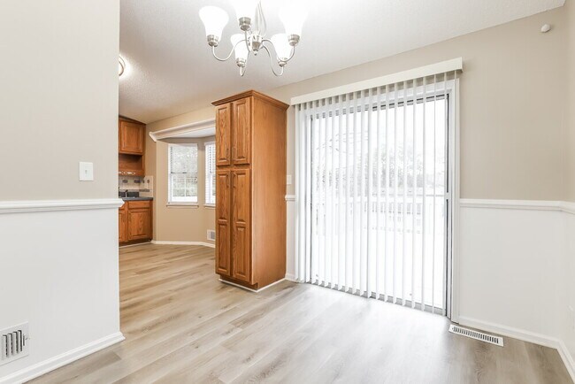 Building Photo - 1175 Riverside Trce