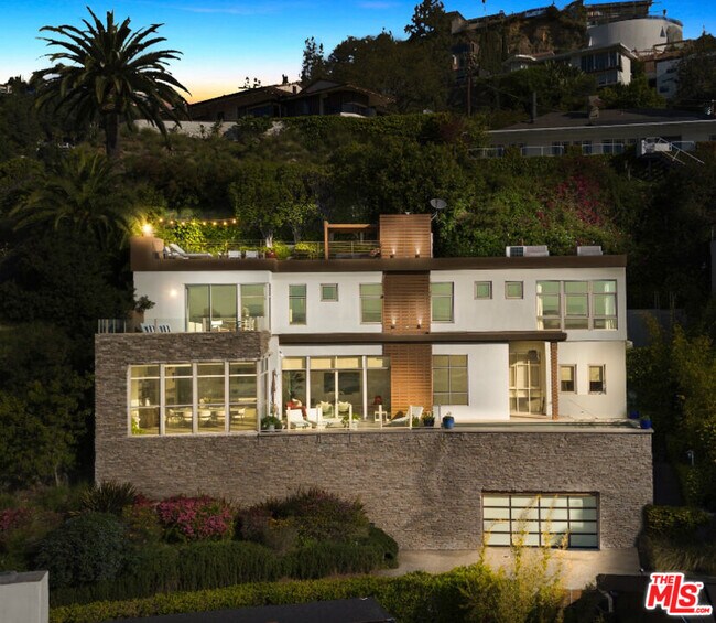 Building Photo - 8271 Woodshill Trail