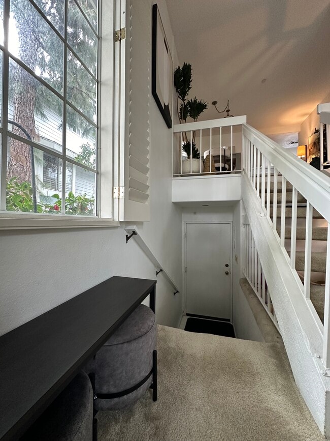Building Photo - 8115 Surfline Dr