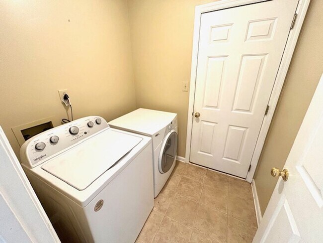 Building Photo - Prime Madison Location – Home for Rent -- MOVE IN SPECIAL
