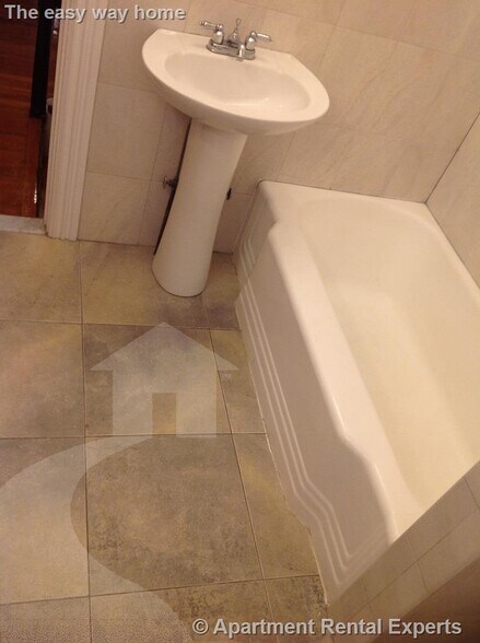 Building Photo - 26 Dover St