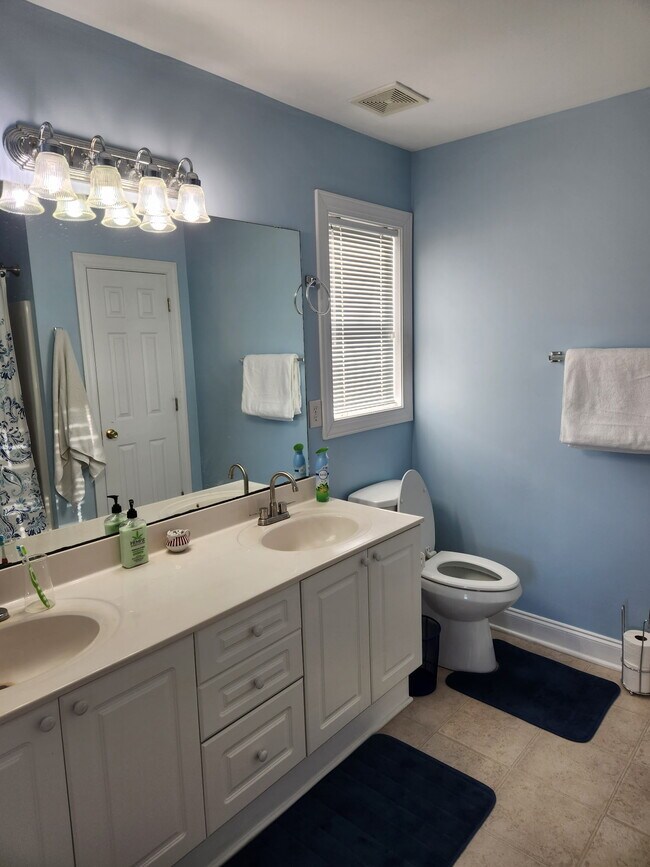 Building Photo - 1212 Bowfin Ln