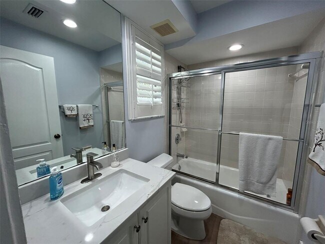 Building Photo - 3702 54th Dr W