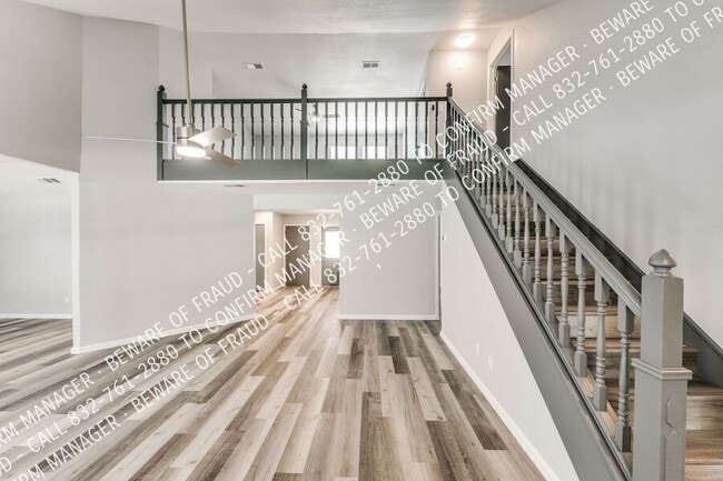 Building Photo - 8805 Wood Glen Dr
