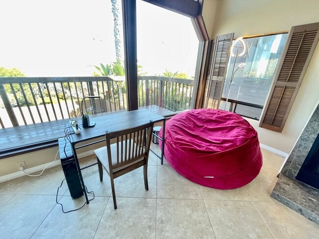 Building Photo - Furnished Beach front House in OB One Month Minimum Rental