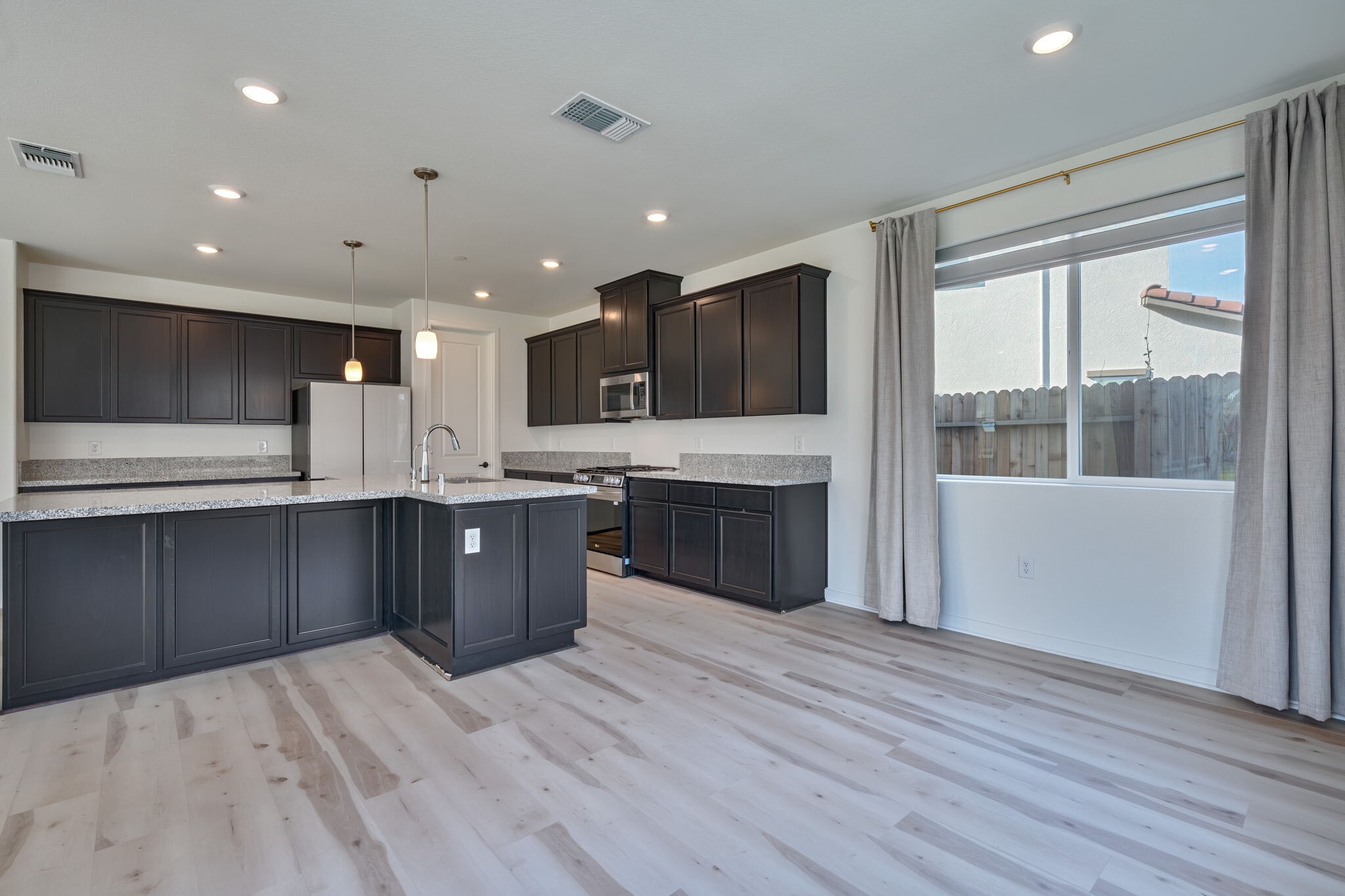 Building Photo - 4522 Drowsy Water Way