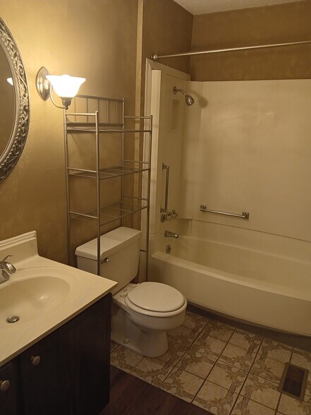 Upstairs full bathroom - 1 Britten Cir