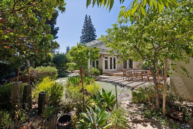 Building Photo - Beautiful Ranch Home with Bonus Room & Detached ADU | Minutes to Downtown