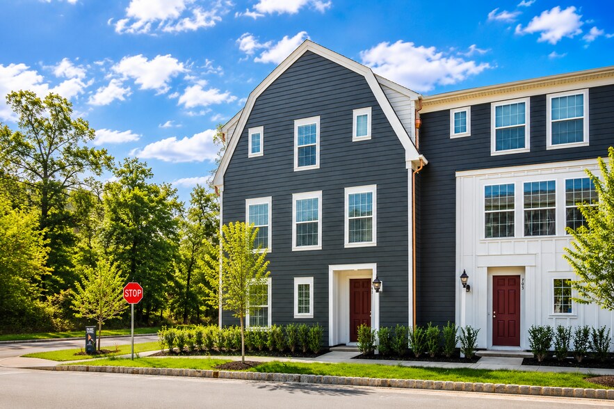 Building Photo - 701 Halcyon Ln