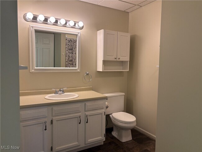 Building Photo - 158 N Broadway St