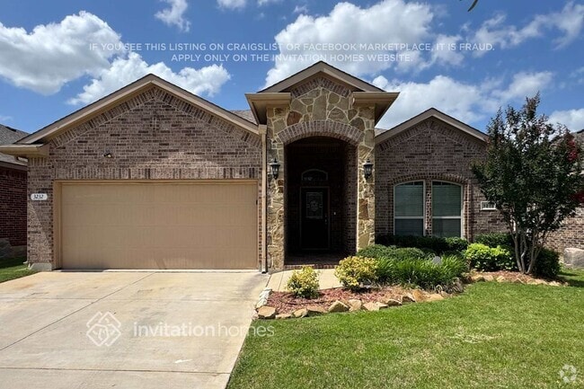 Building Photo - 3232 Tamarack Ln