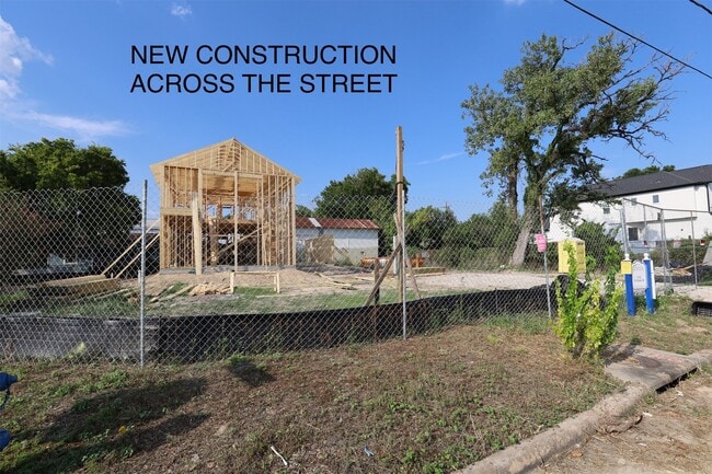 Building Photo - 510 E 37th St