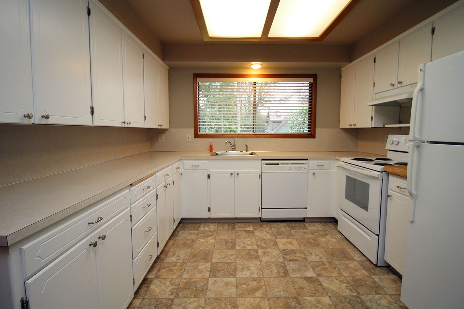 Building Photo - 230-230 SE 52nd Ave