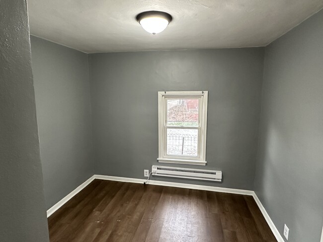 Building Photo - 103 N Waverly Ave