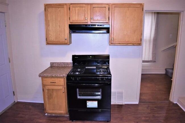 Building Photo - 4835 W Congress Pkwy