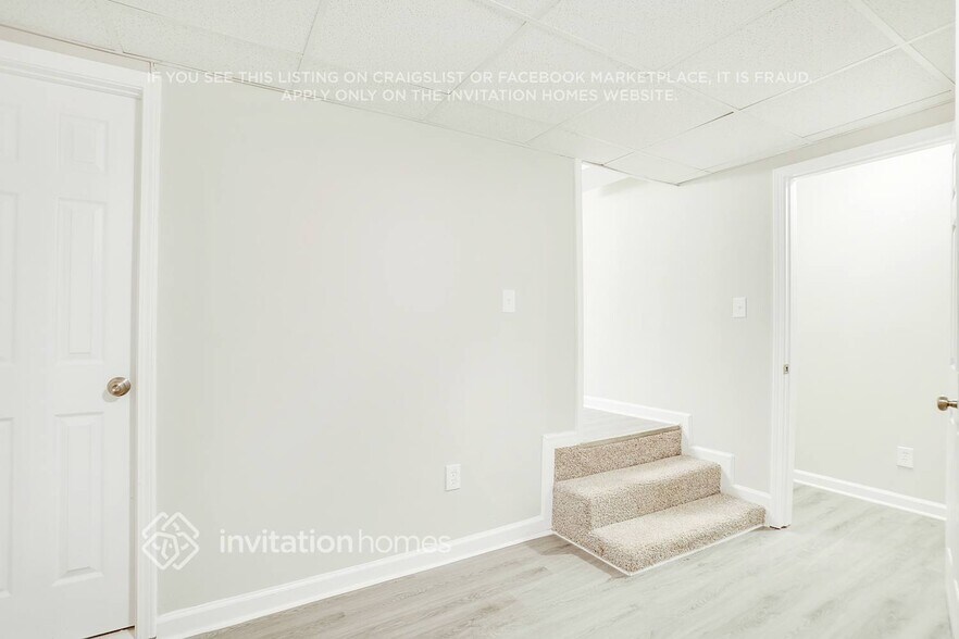 Building Photo - 5545 Gibson Dr