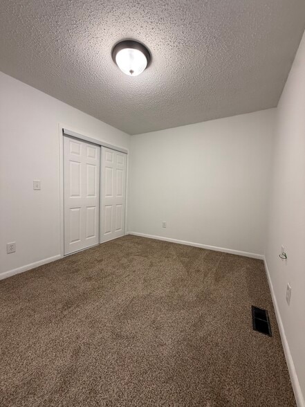 Building Photo - 601 Kinzer St