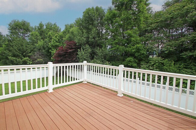 Building Photo - 155 Chelsea Cir