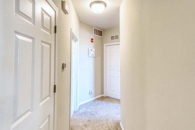 Building Photo - 7520 Claridge Dr