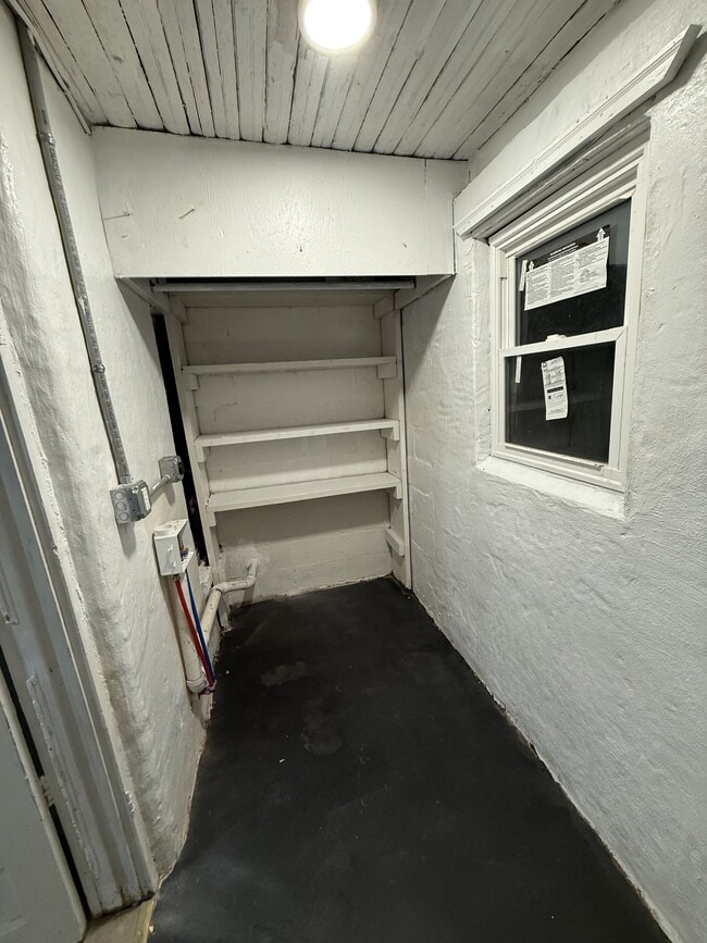 Building Photo - 445 Southport Rd