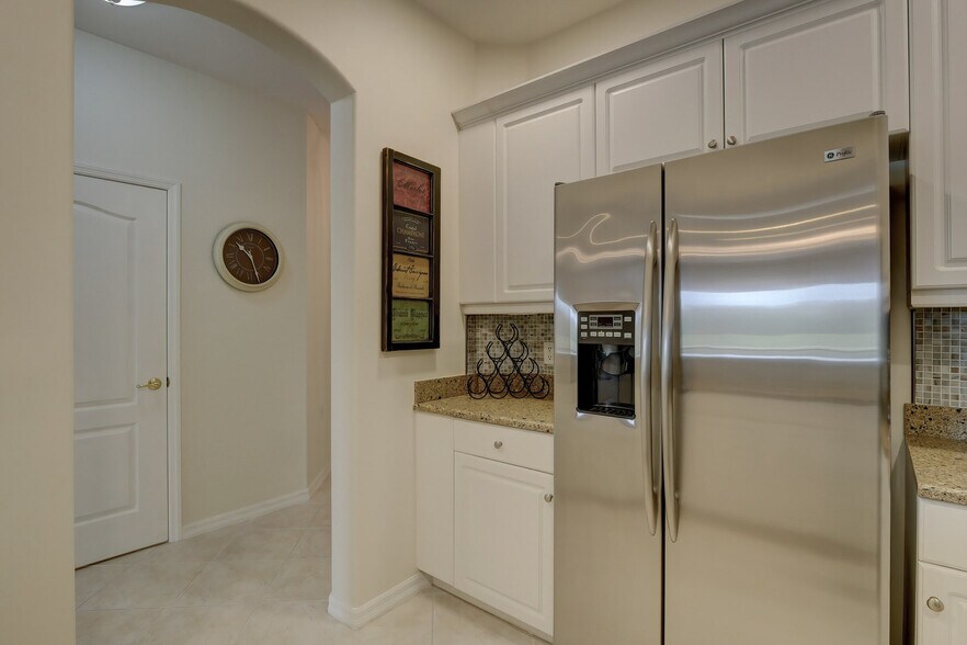 Building Photo - 3111 Cottonwood Bend