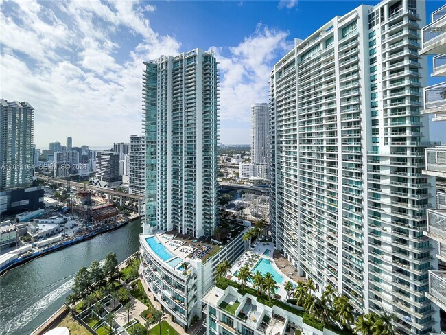 Building Photo - 350 S Miami Ave