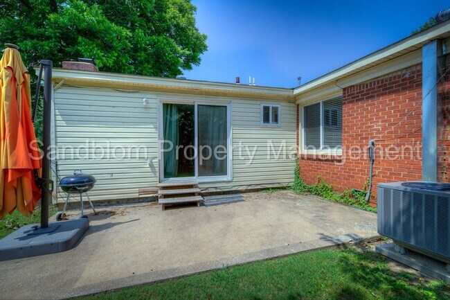 Building Photo - For Lease | Midtown Tulsa | $1625 Rent