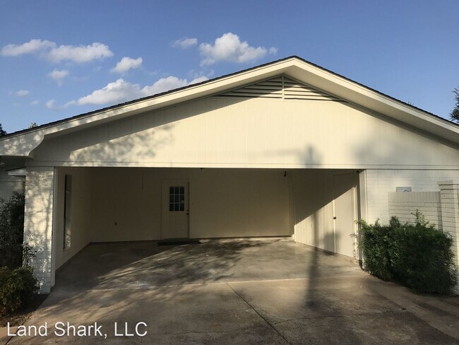 Building Photo - 3 br, 3 bath House - 11094 Highway 165 North