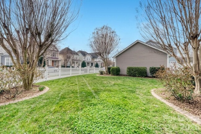 Building Photo - 13718 Aldenbrook Dr