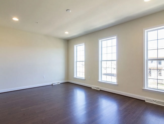 Building Photo - Belmont Development