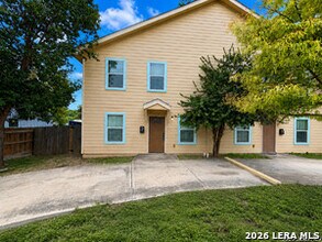 Building Photo - 1221 N Navidad St