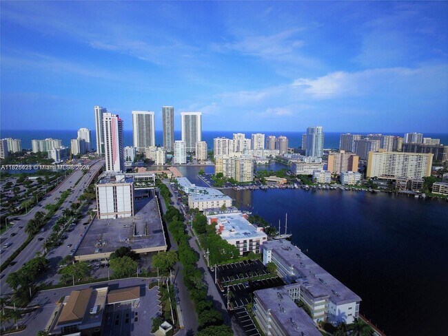 Building Photo - 2200 E Hallandale Beach Blvd