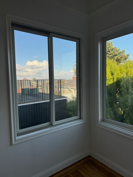Dining Room w/Bay Bridge View - 427 Mississippi St