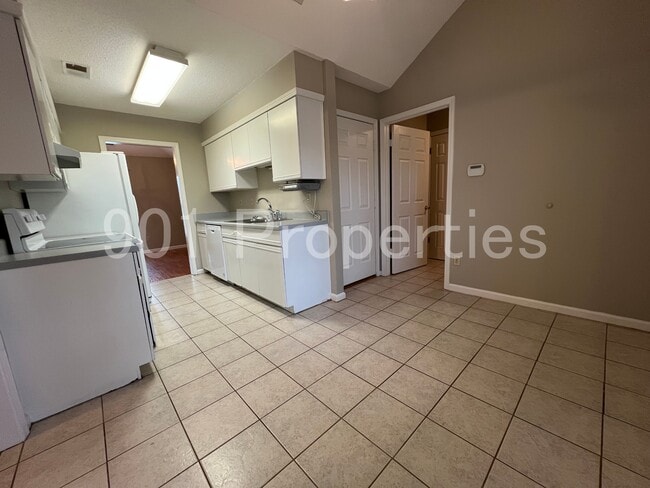 Building Photo - 5650 Richburg Ave