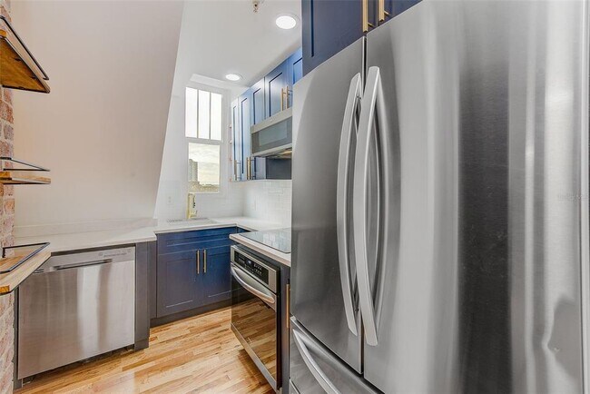 Building Photo - 215 Central Ave