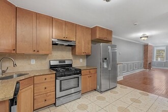 Building Photo - 104 S Carrollton Ave