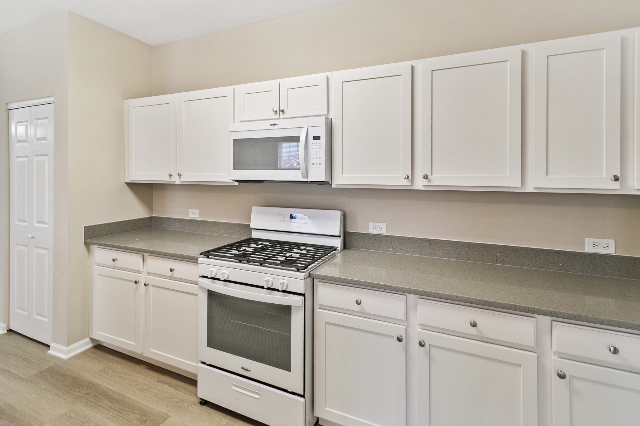 Building Photo - 1171 Mount Vernon Dr