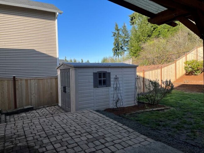 Building Photo - Spacious 3-Bedroom Home for Rent in Desirable DuPont