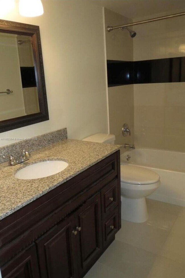 Building Photo - 2200 E Hallandale Beach Blvd