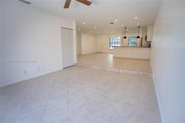 Building Photo - 2615 SW 74th Terrace