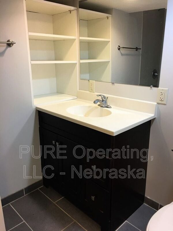 Building Photo - 4214 Pierce St