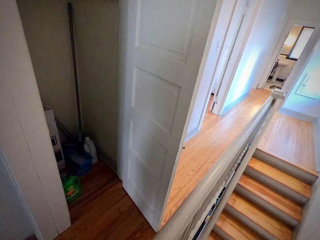 Building Photo - 5444 Claybourne St