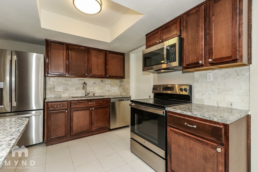 Building Photo - 7413 Waterway Dr