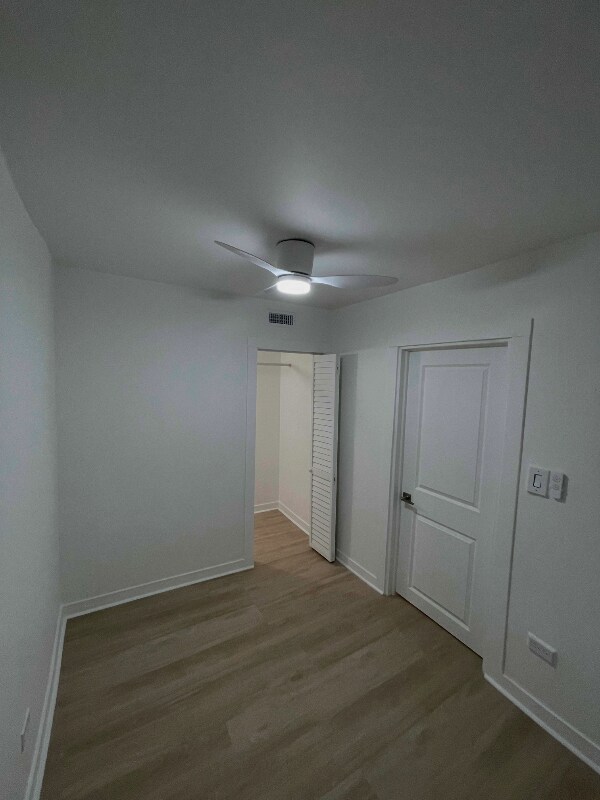 Building Photo - 4115 S Maplewood Ave