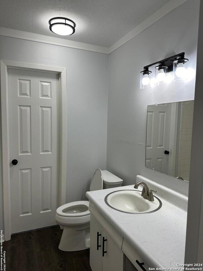 Building Photo - 7211 Westglade Dr