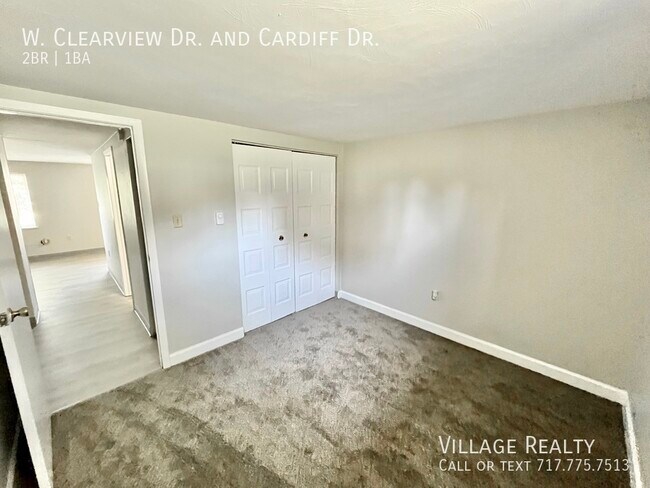 Building Photo - 81 W Clearview Dr