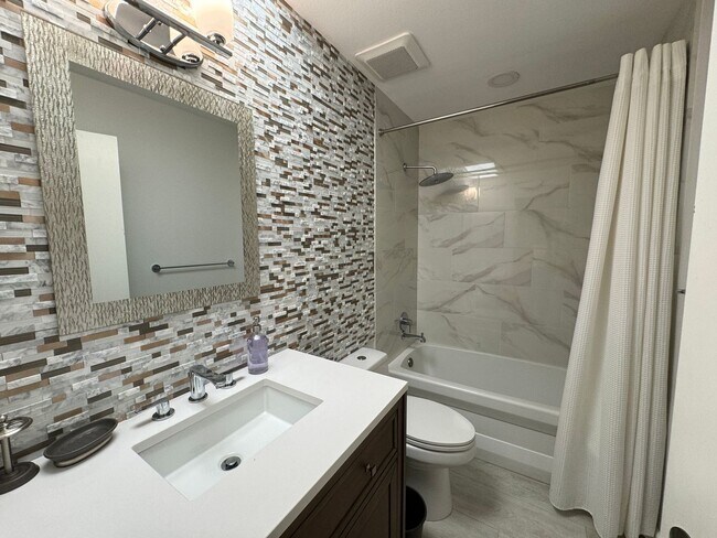 Building Photo - 34983 Mission Hills Dr